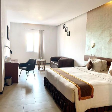 Xtra Hotel Bengkulu Exterior photo