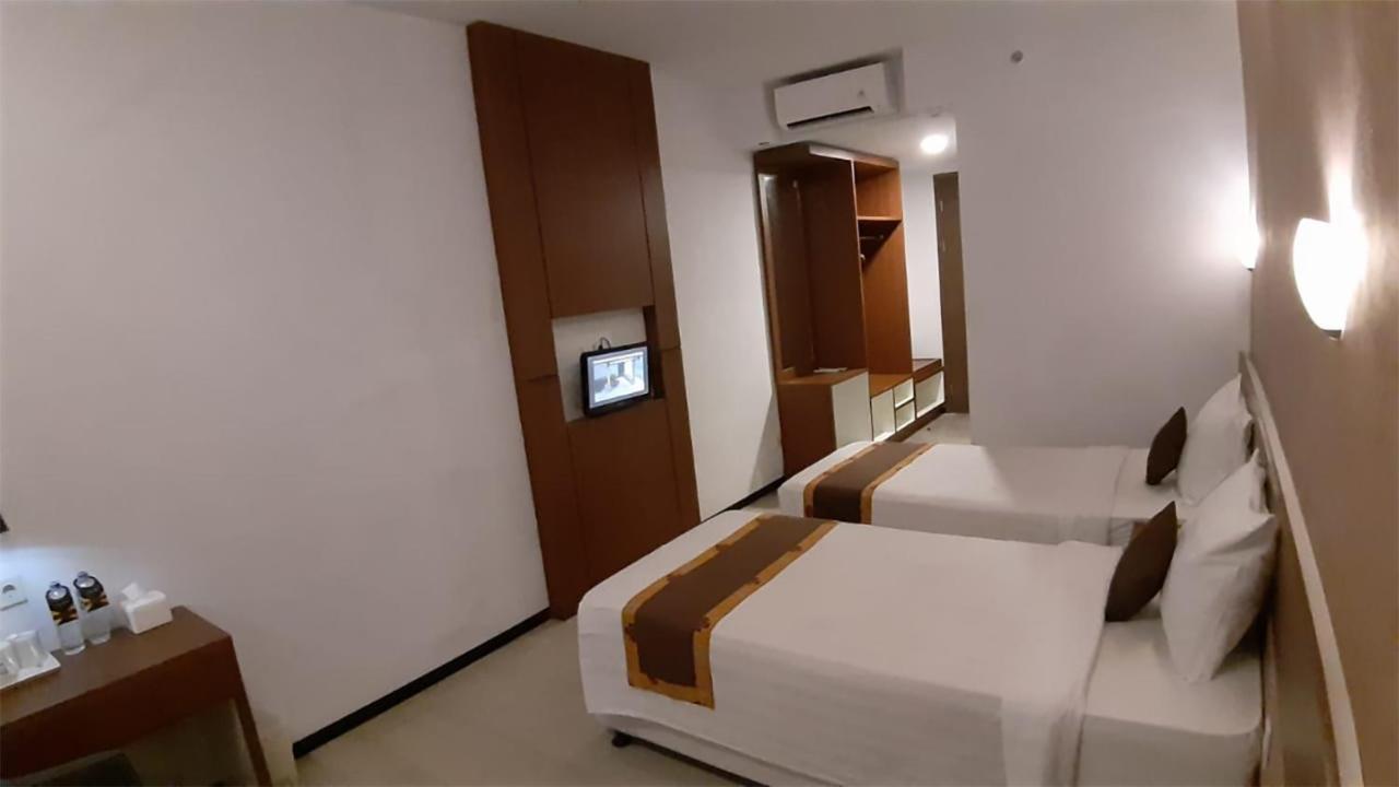 Xtra Hotel Bengkulu Exterior photo