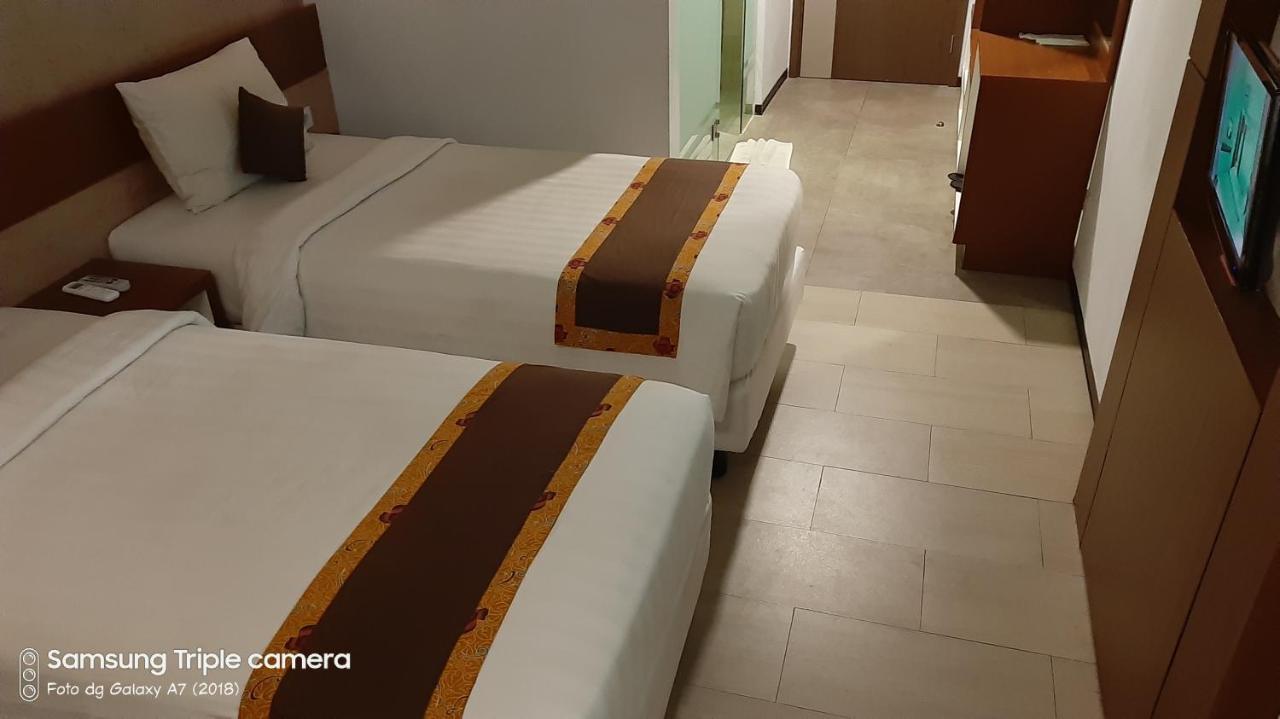 Xtra Hotel Bengkulu Exterior photo