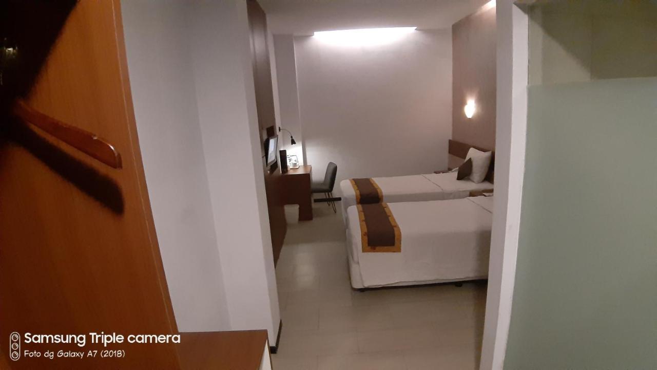 Xtra Hotel Bengkulu Exterior photo