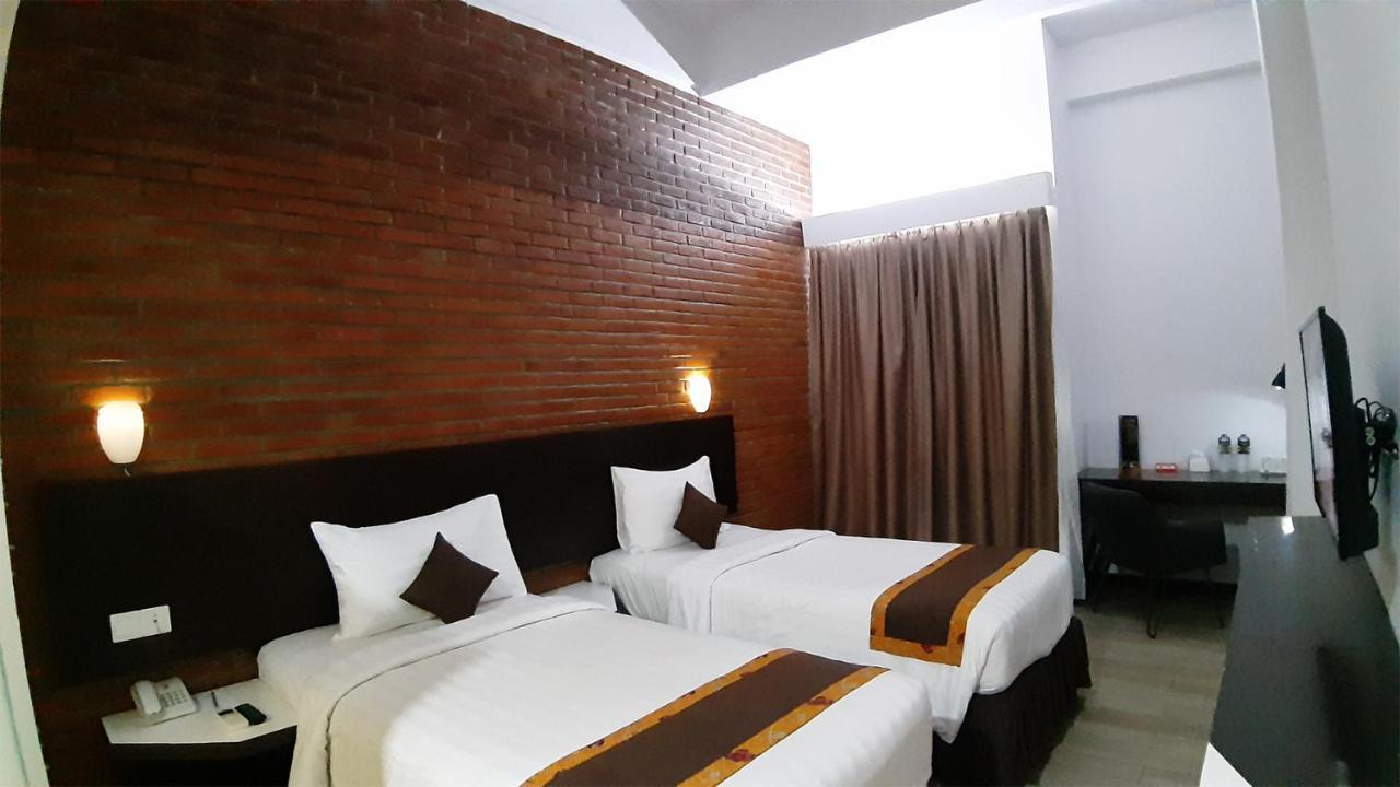 Xtra Hotel Bengkulu Exterior photo