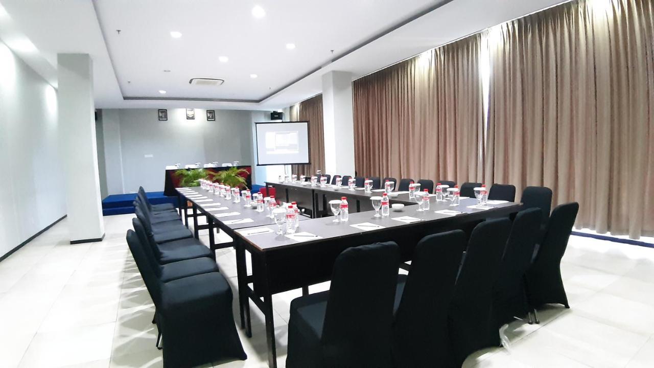 Xtra Hotel Bengkulu Exterior photo