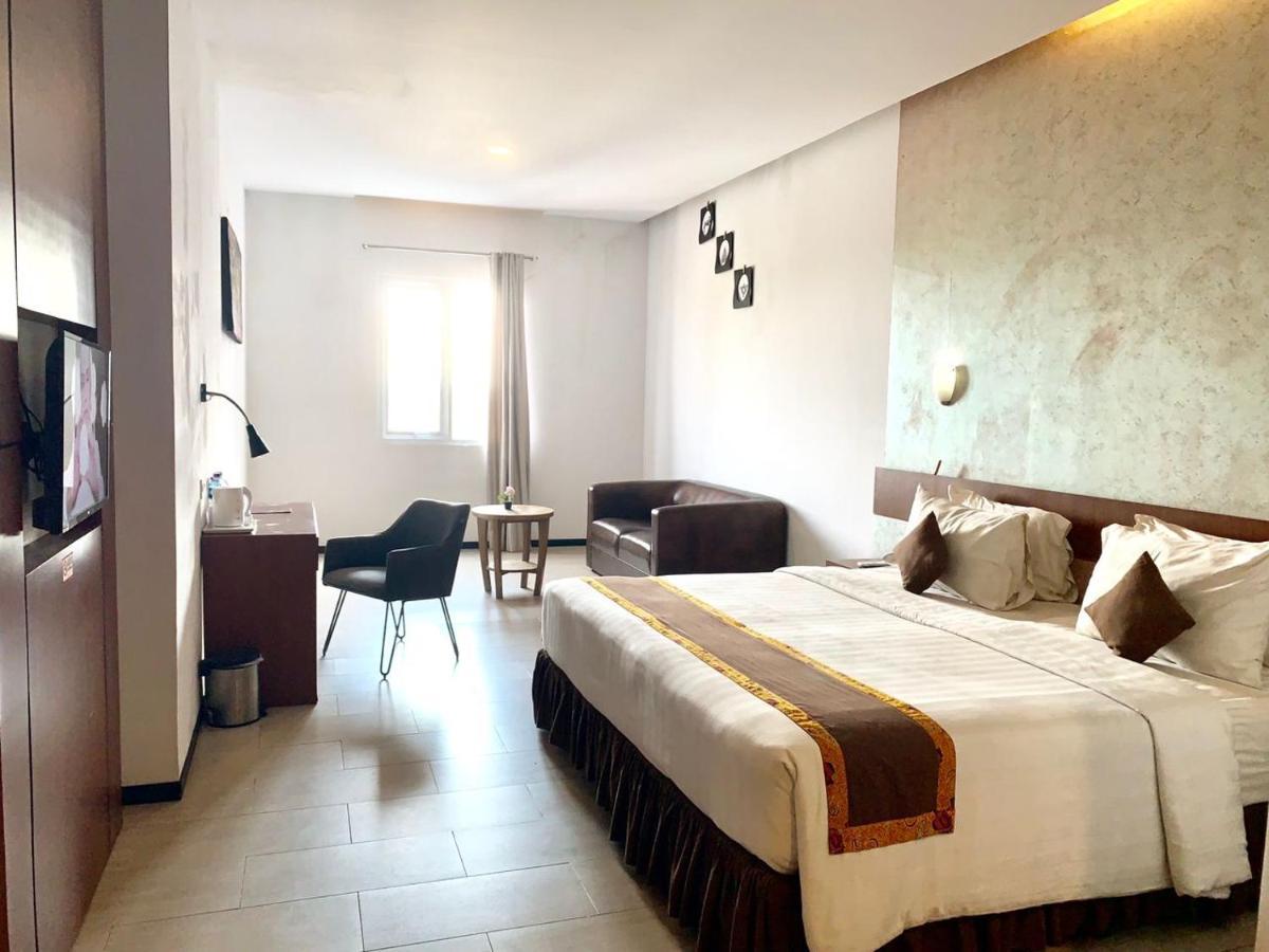 Xtra Hotel Bengkulu Exterior photo