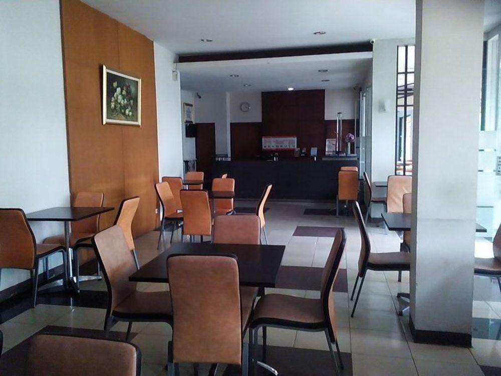 Xtra Hotel Bengkulu Exterior photo