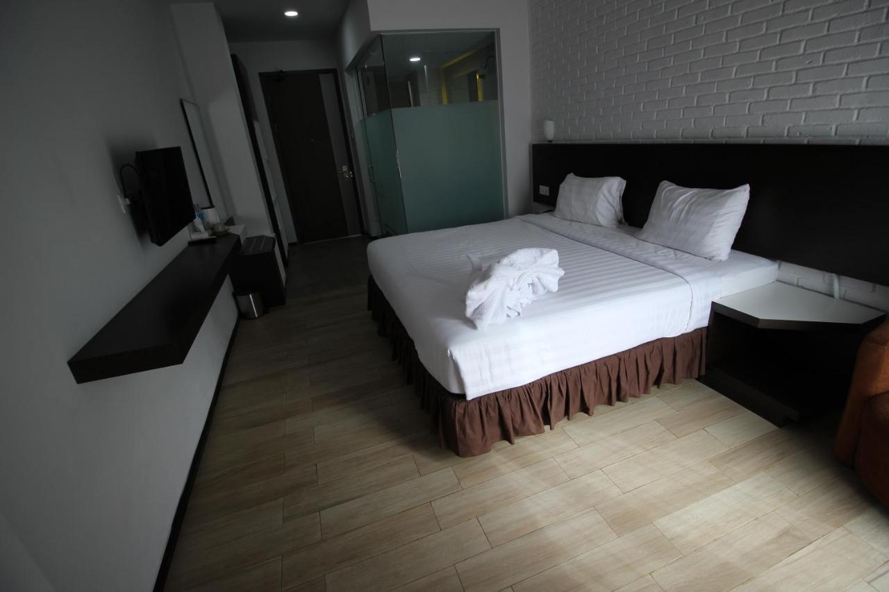 Xtra Hotel Bengkulu Exterior photo