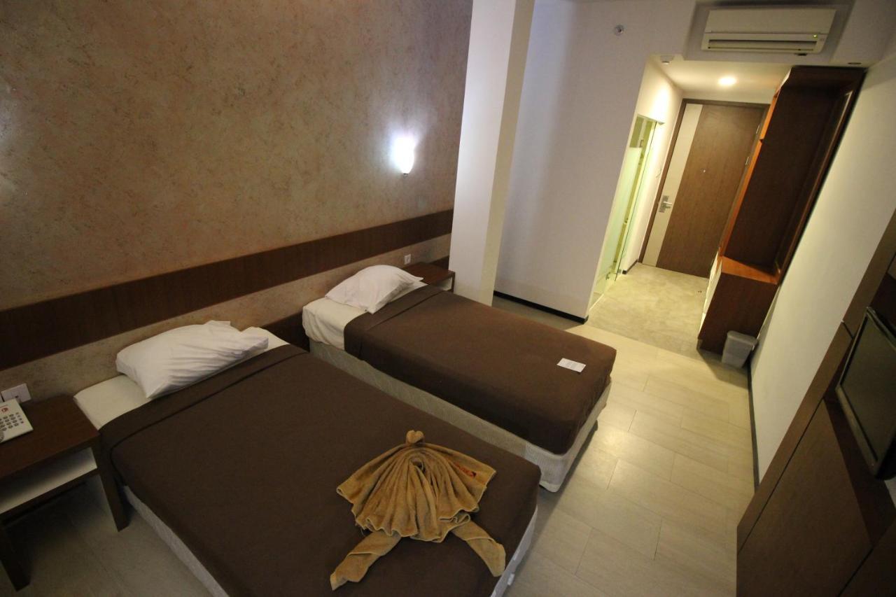 Xtra Hotel Bengkulu Exterior photo